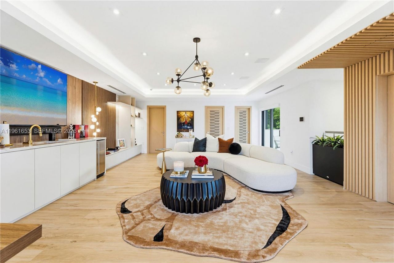 5860 Paradise Point Dr, Palmetto Bay, FL 33157 Photo