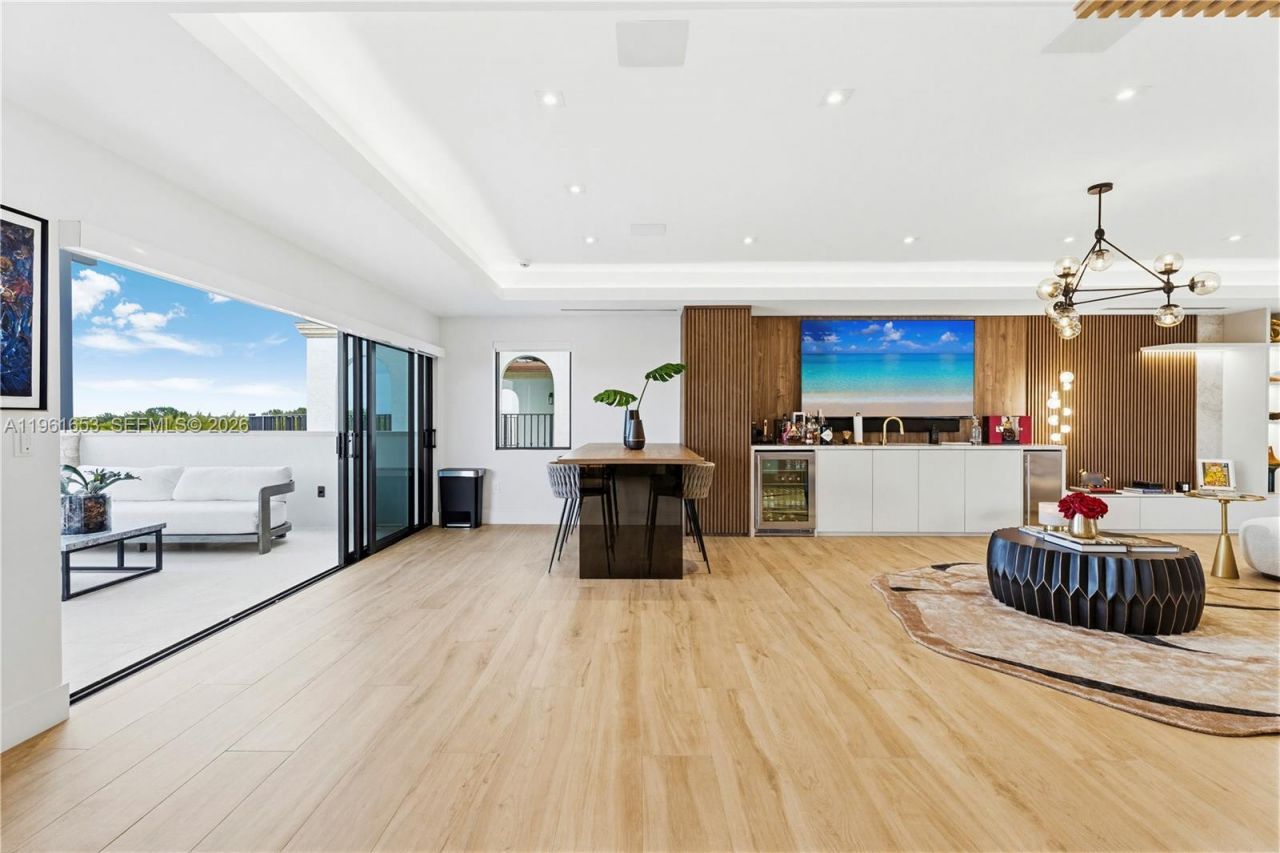 5860 Paradise Point Dr, Palmetto Bay, FL 33157 Photo