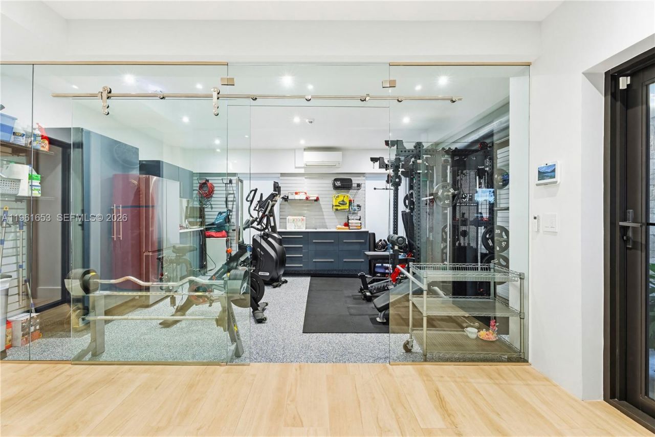 5860 Paradise Point Dr, Palmetto Bay, FL 33157 Photo