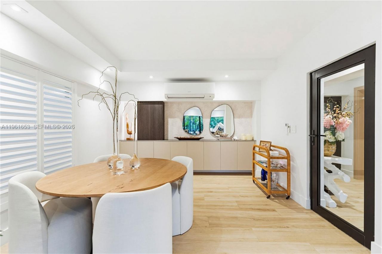 5860 Paradise Point Dr, Palmetto Bay, FL 33157 Photo