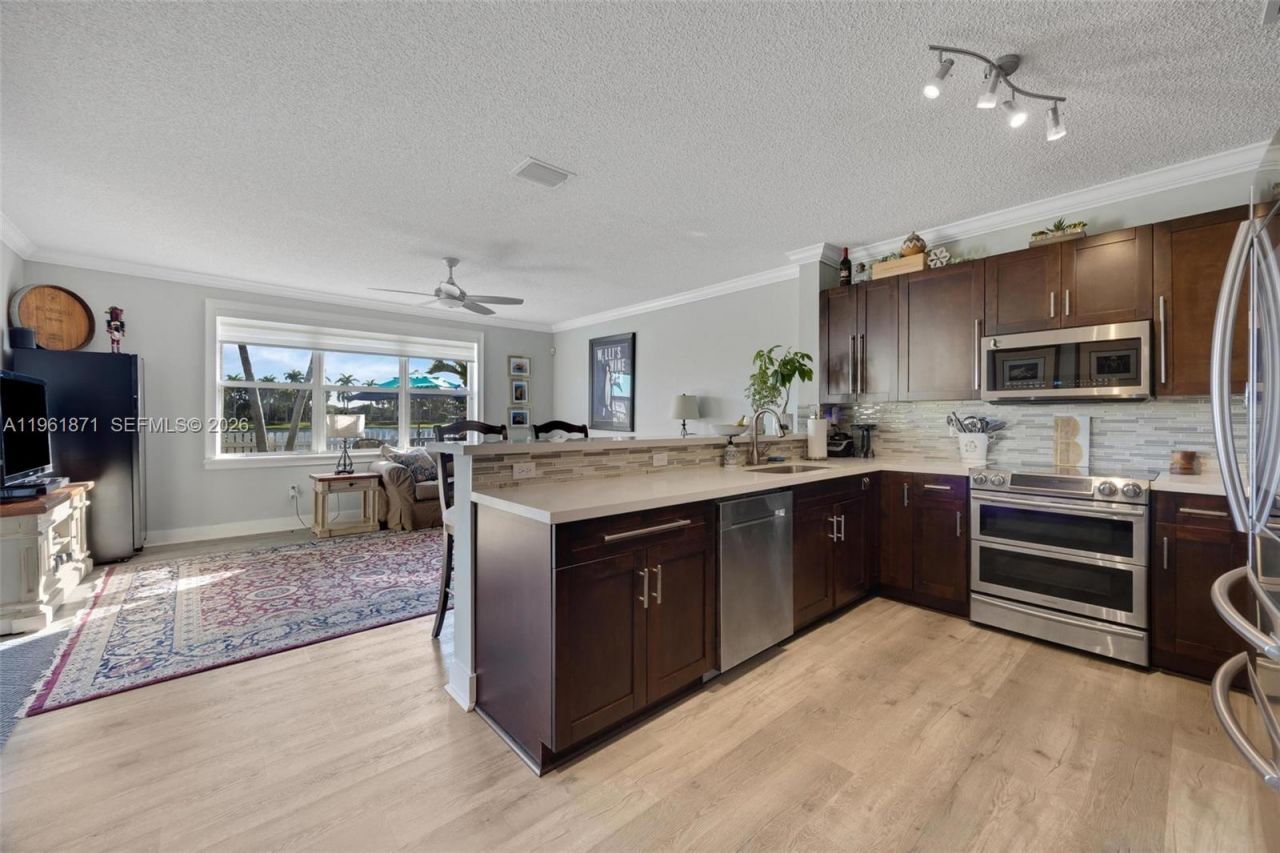 15910 SW 69th Ln , Miami, FL 33193 Photo