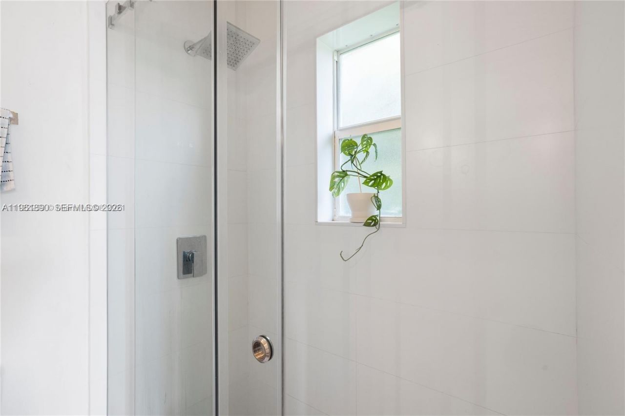 935 10th St , Unit 3, Miami Beach, FL 33139 Photo