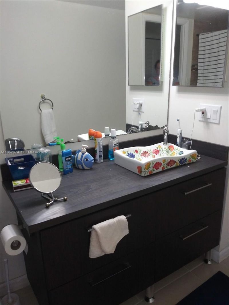 4172 Inverrary Dr, Unit 310, Lauderhill, FL 33319 Photo