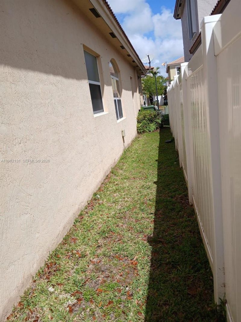 3964 NE 11th Dr, Unit 3964, Homestead, FL 33033 Photo