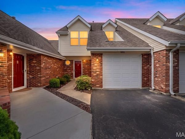 352 Windsor Place, Unit B, St Peters, MO 63376