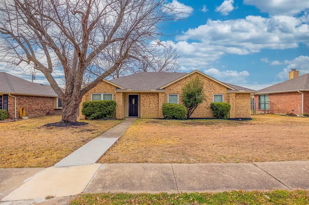 2201 Rockbluff Drive, Rowlett, TX 75088 Main Photo