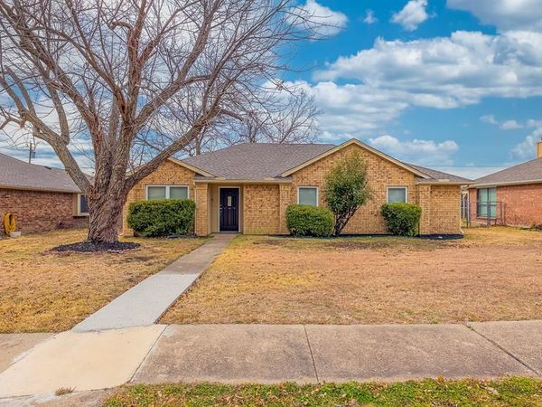 2201 Rockbluff Drive, Rowlett, TX 75088