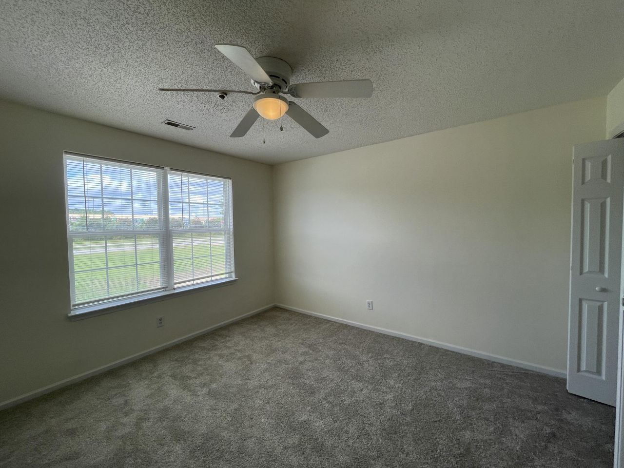 2601 Riverridge Court Photo 4