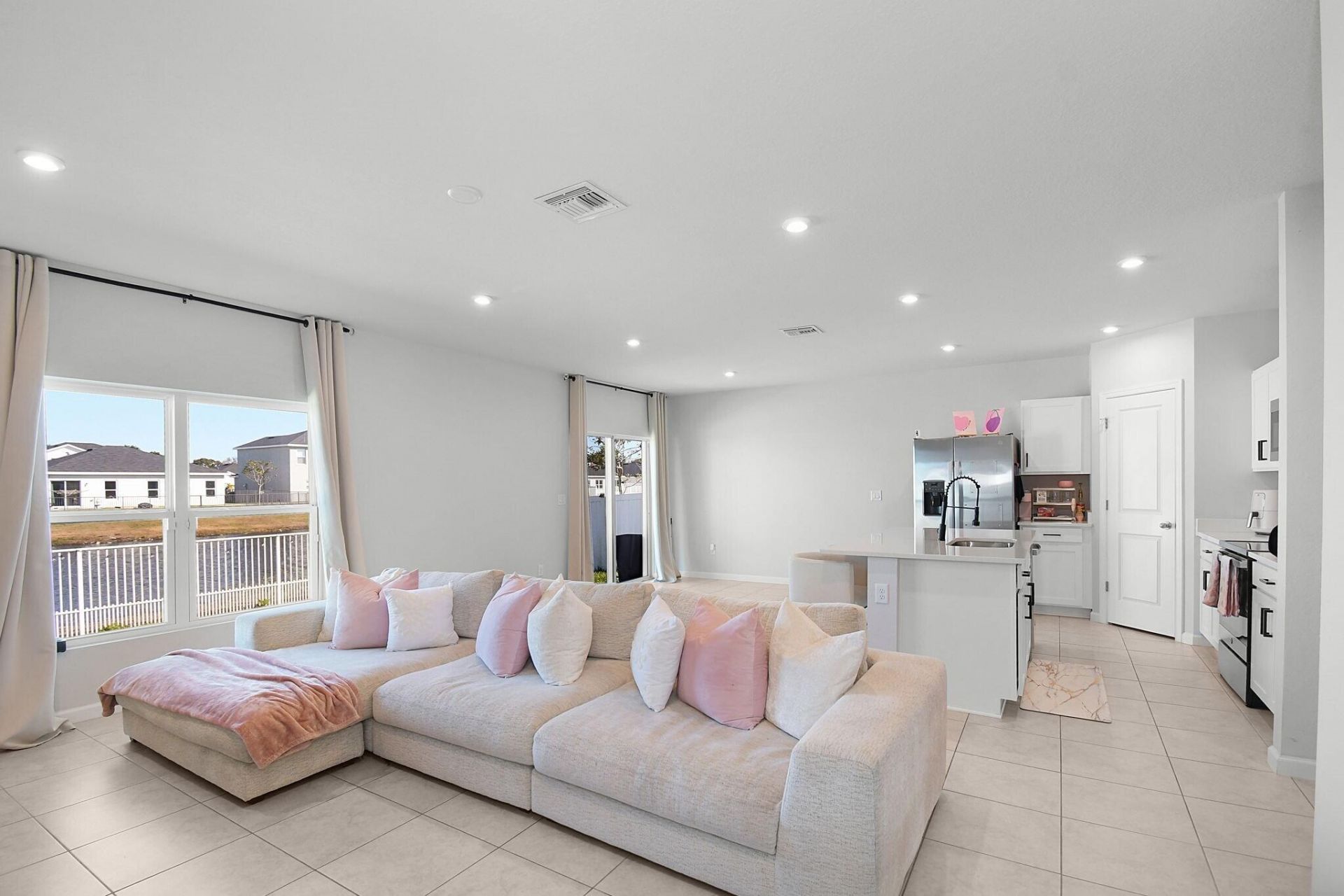 113 Dabou Loop, Belle Glade, FL 33430 Photo