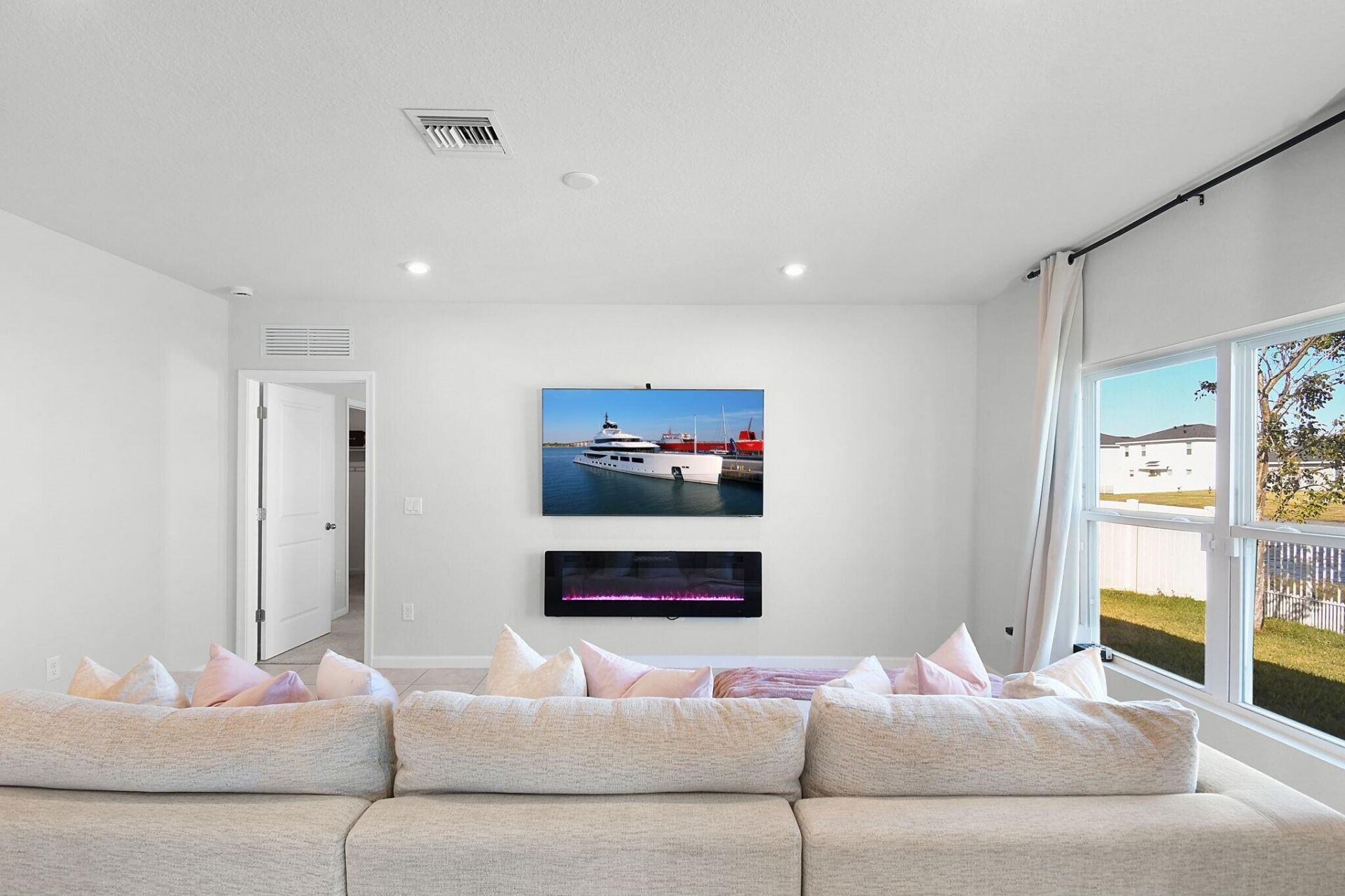 113 Dabou Loop, Belle Glade, FL 33430 Photo