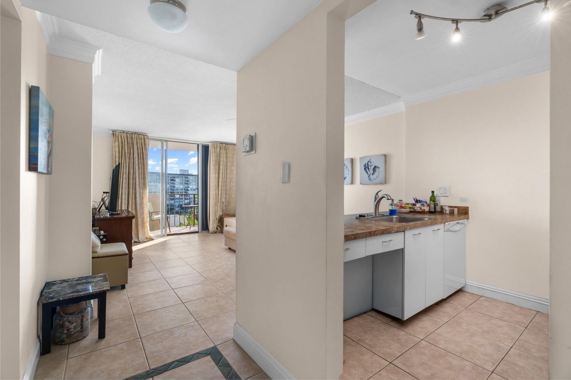 777 S Federal Hy, Unit 811-D, Pompano Beach, FL 33062 Photo
