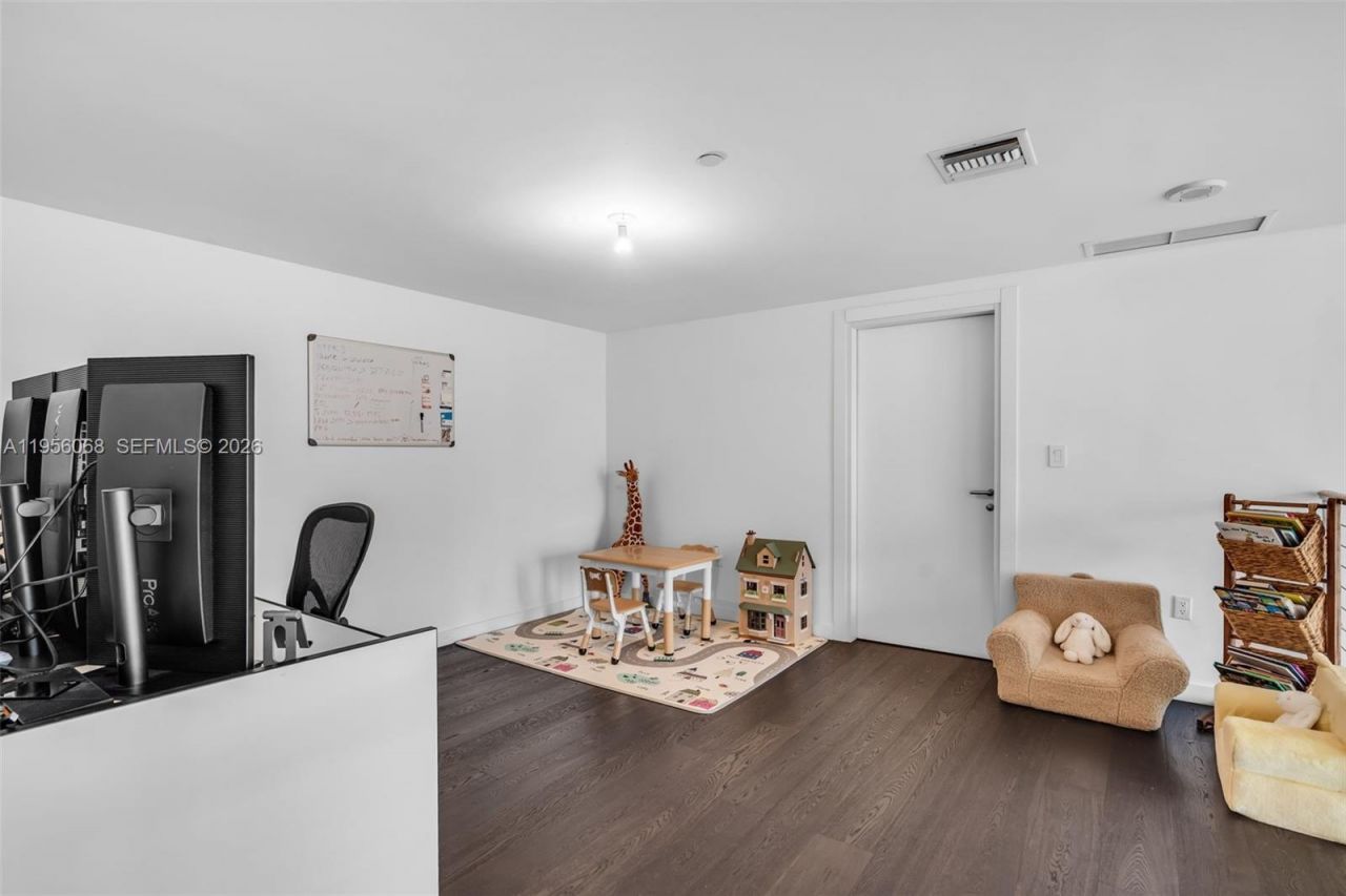 200 Biscayne Boulevard Way, Unit 506, Miami, FL 33131 Photo