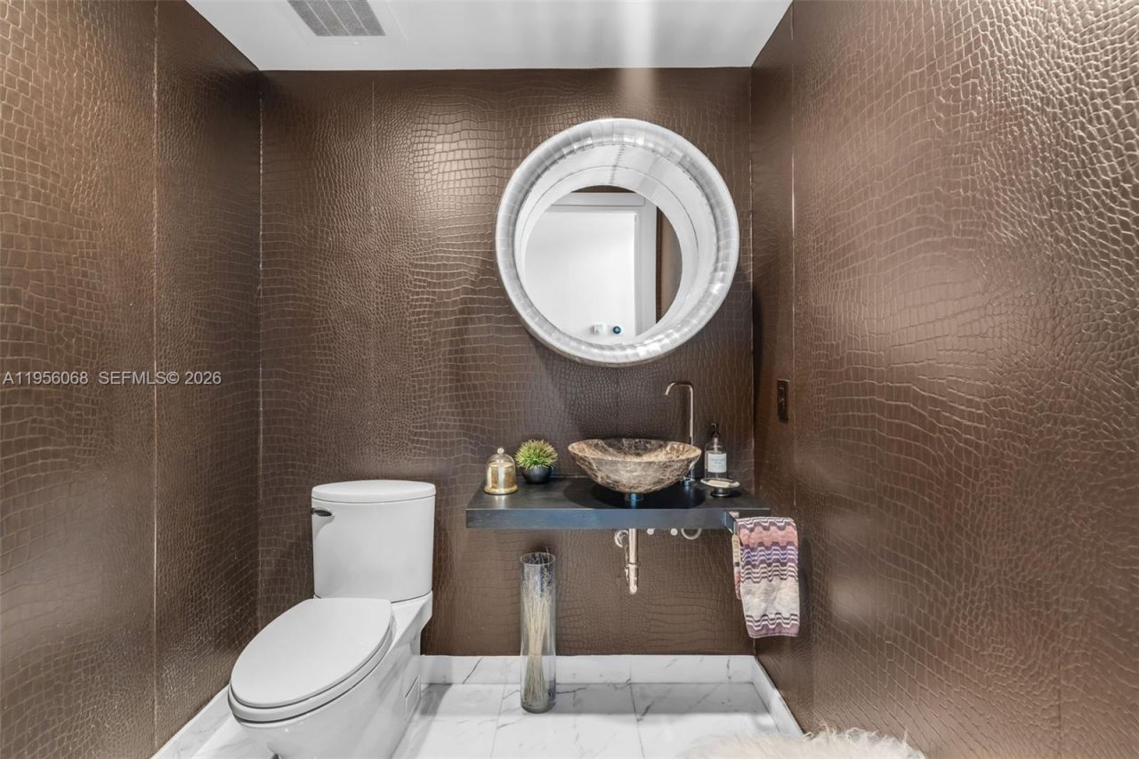 200 Biscayne Boulevard Way, Unit 506, Miami, FL 33131 Photo