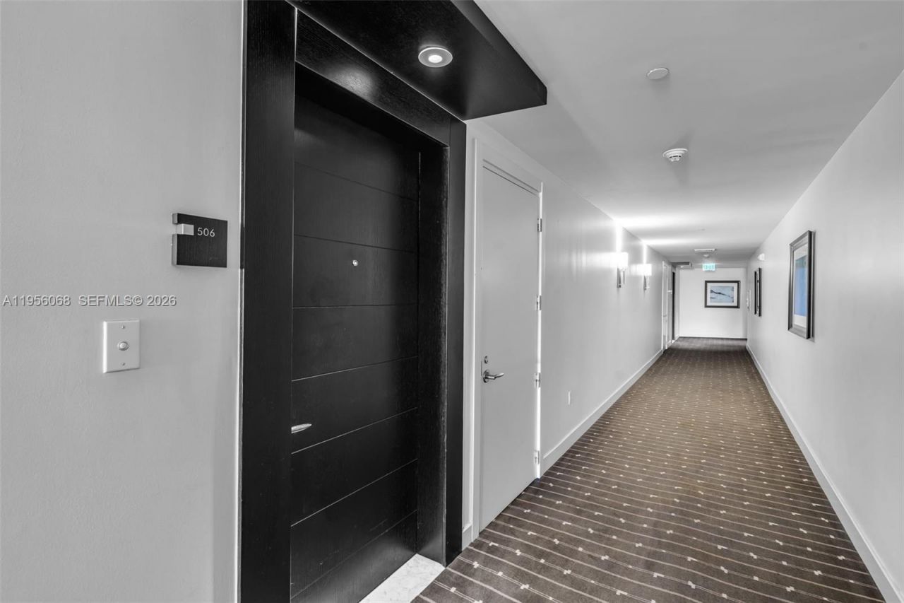 200 Biscayne Boulevard Way, Unit 506, Miami, FL 33131 Photo