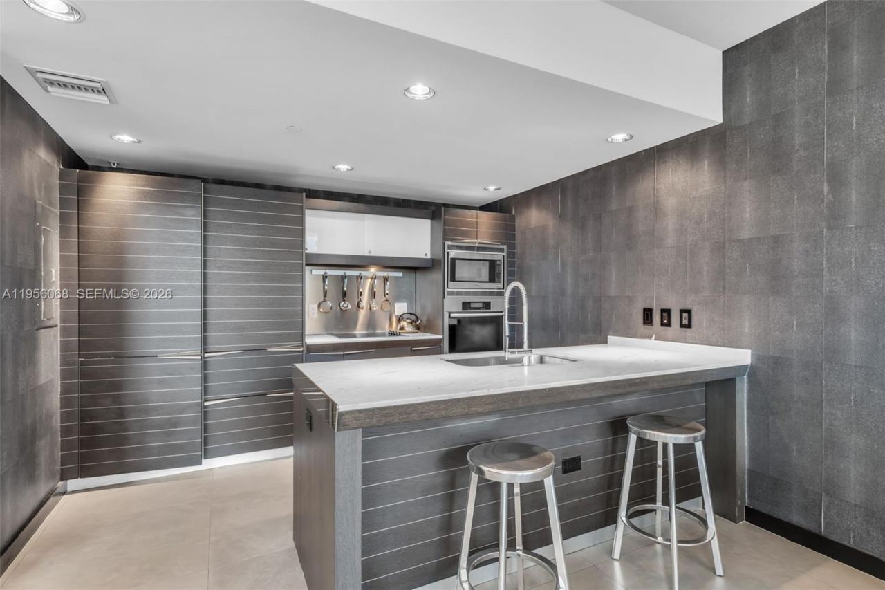 200 Biscayne Boulevard Way, Unit 506, Miami, FL 33131 Photo