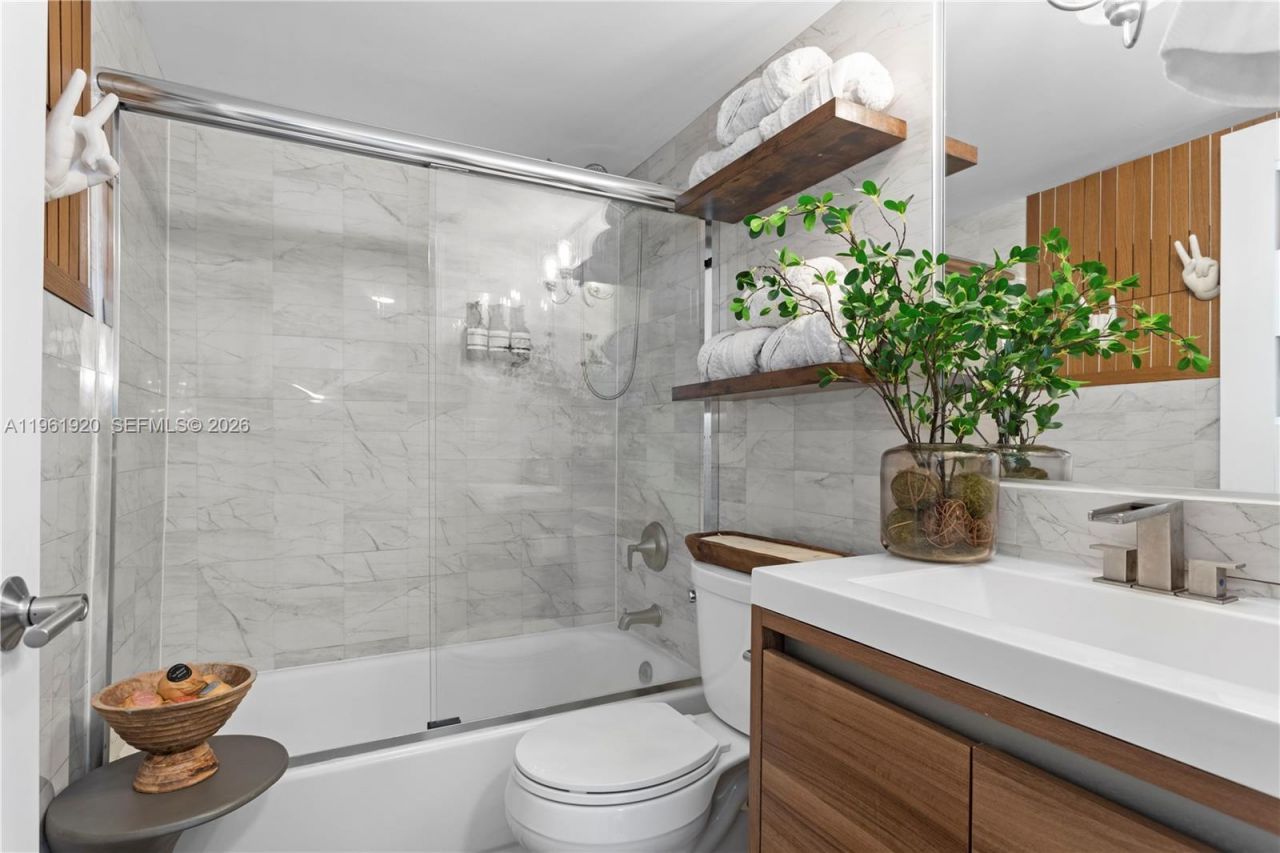 770 Claughton Island Dr, Unit 1705, Miami, FL 33131 Photo