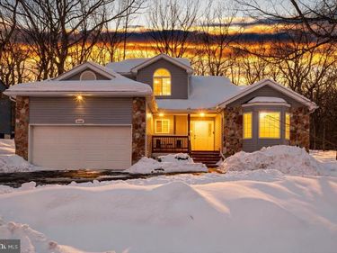 2130 SCARBOROUGH WAY, EAST STROUDSBURG, PA 18302