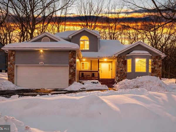 2130 SCARBOROUGH WAY, EAST STROUDSBURG, PA 18302