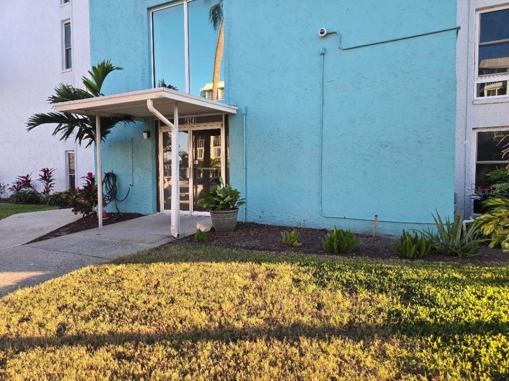 4908 38th Way S, Unit 103, Saint Petersburg, FL 33711 Photo