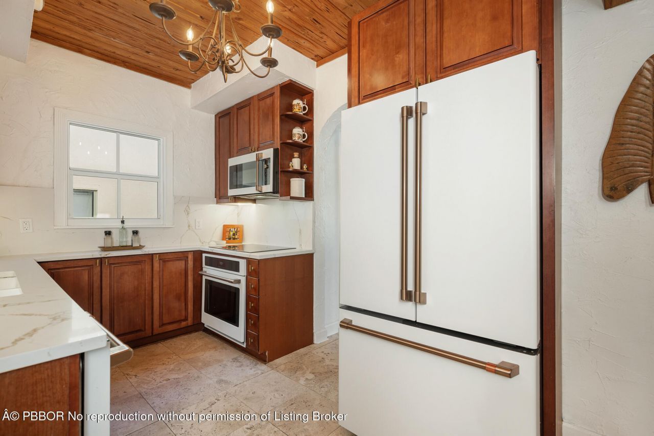 137 Edgewood Drive, West Palm Beach, FL 33405 Photo