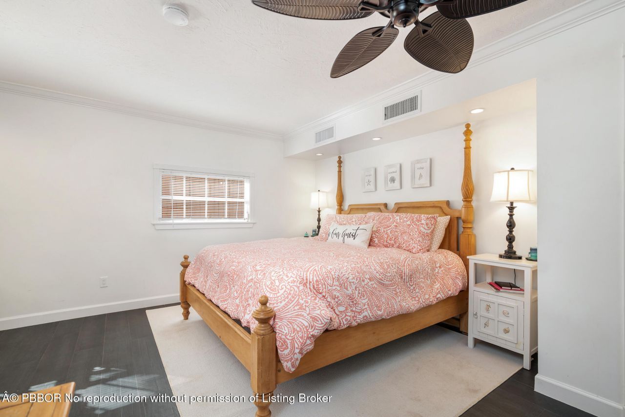 137 Edgewood Drive, West Palm Beach, FL 33405 Photo