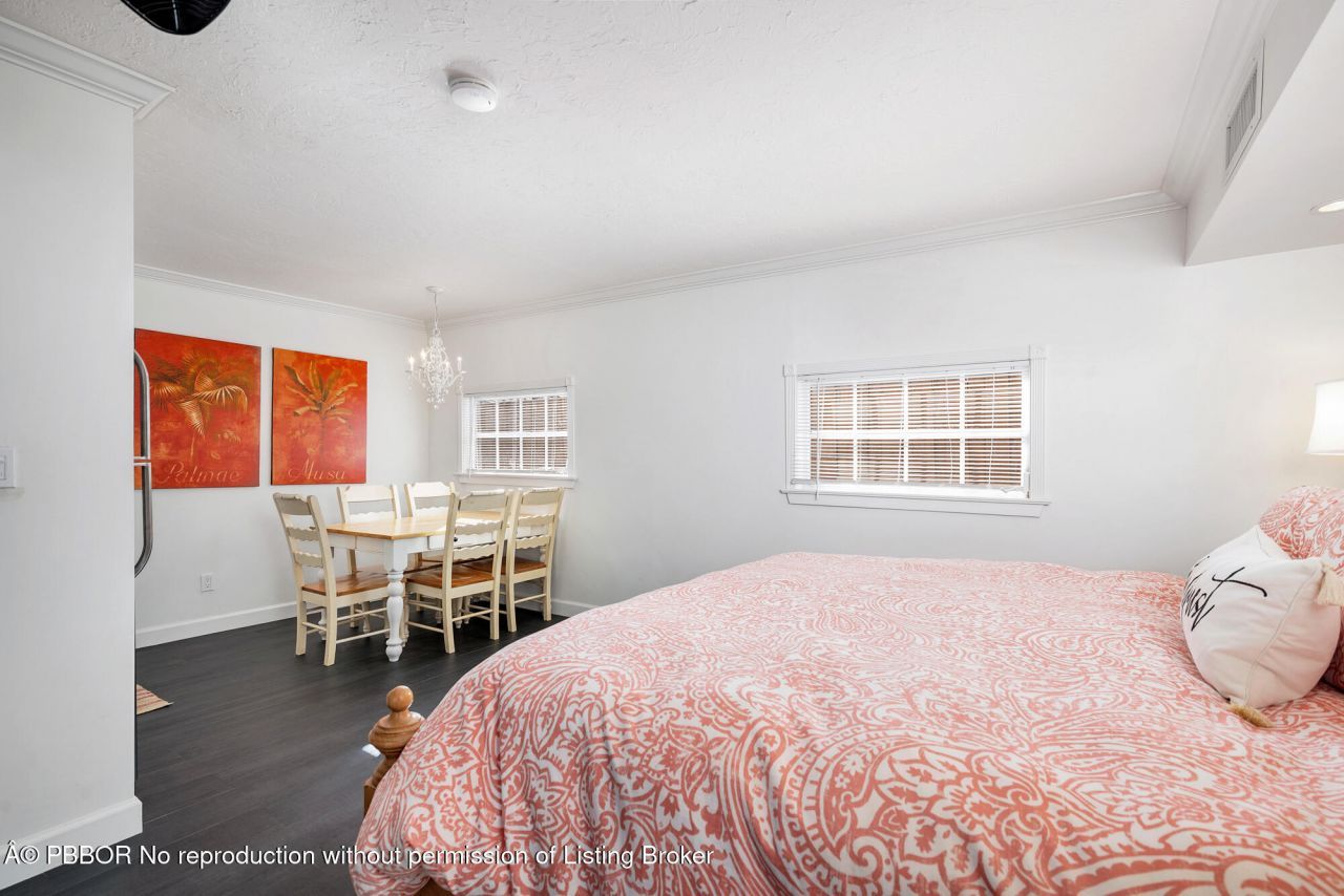 137 Edgewood Drive, West Palm Beach, FL 33405 Photo