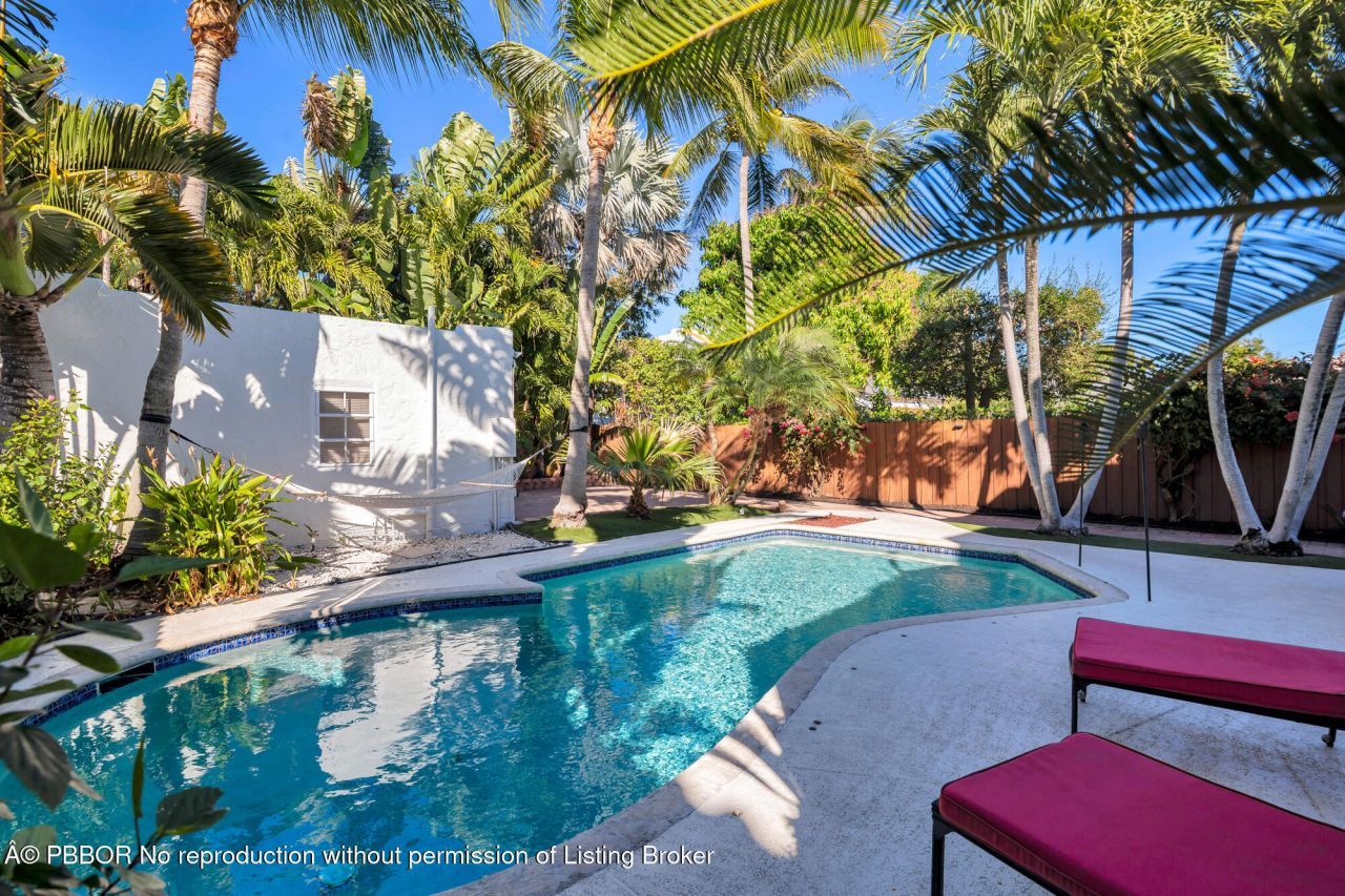 137 Edgewood Drive, West Palm Beach, FL 33405 Photo