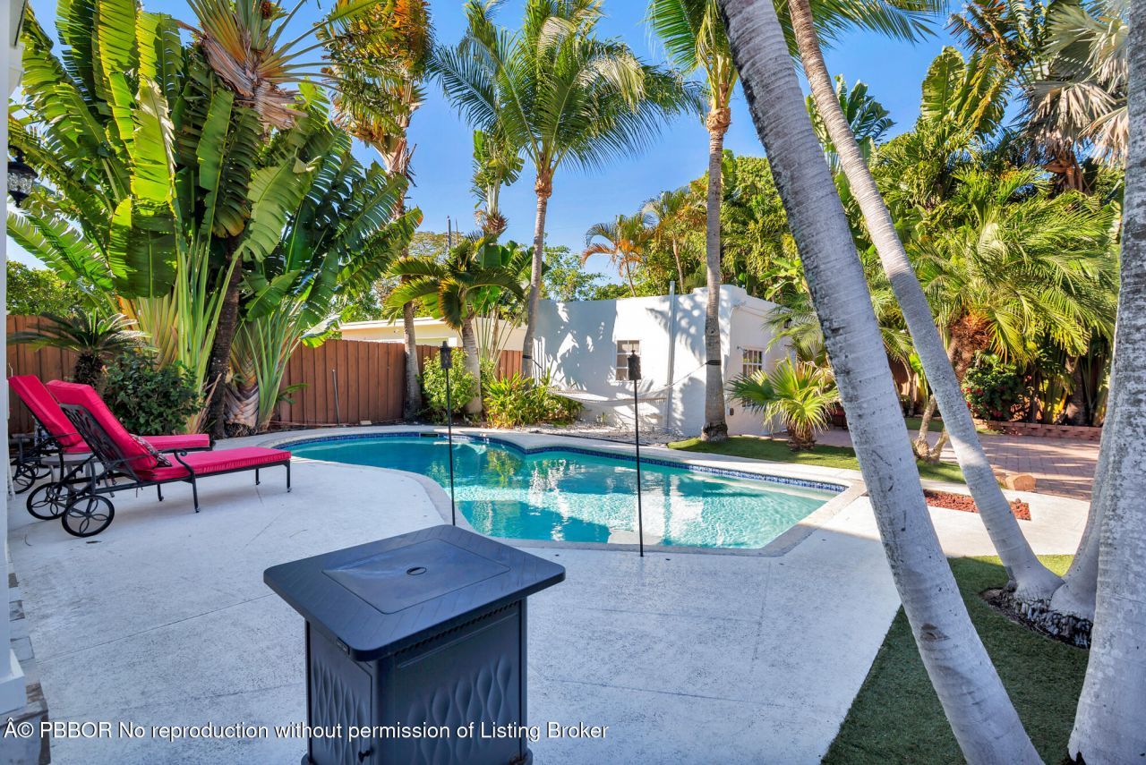 137 Edgewood Drive, West Palm Beach, FL 33405 Photo