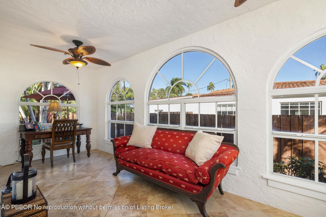 137 Edgewood Drive, West Palm Beach, FL 33405 Photo