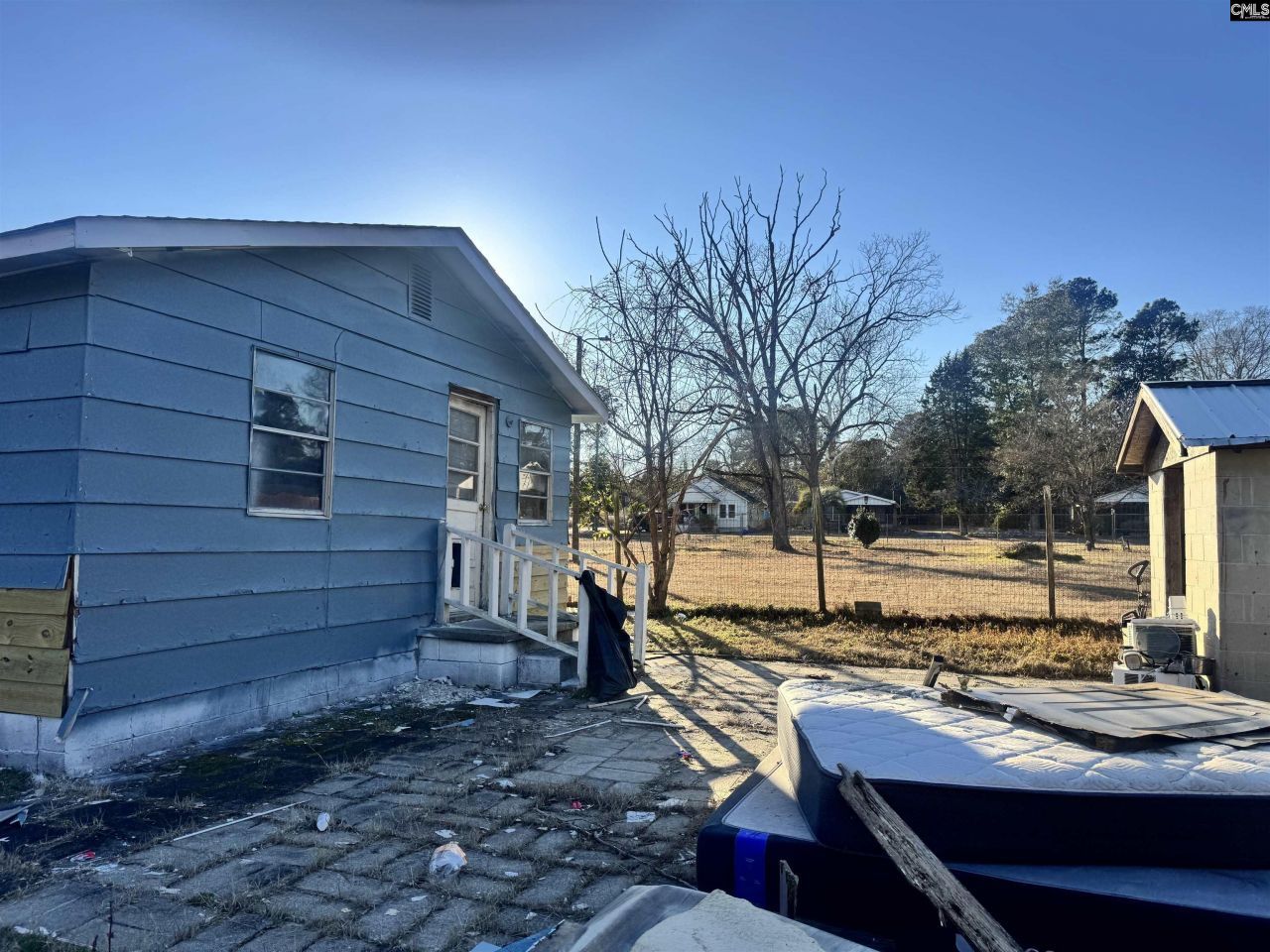 1988 Ott Street Photo 10