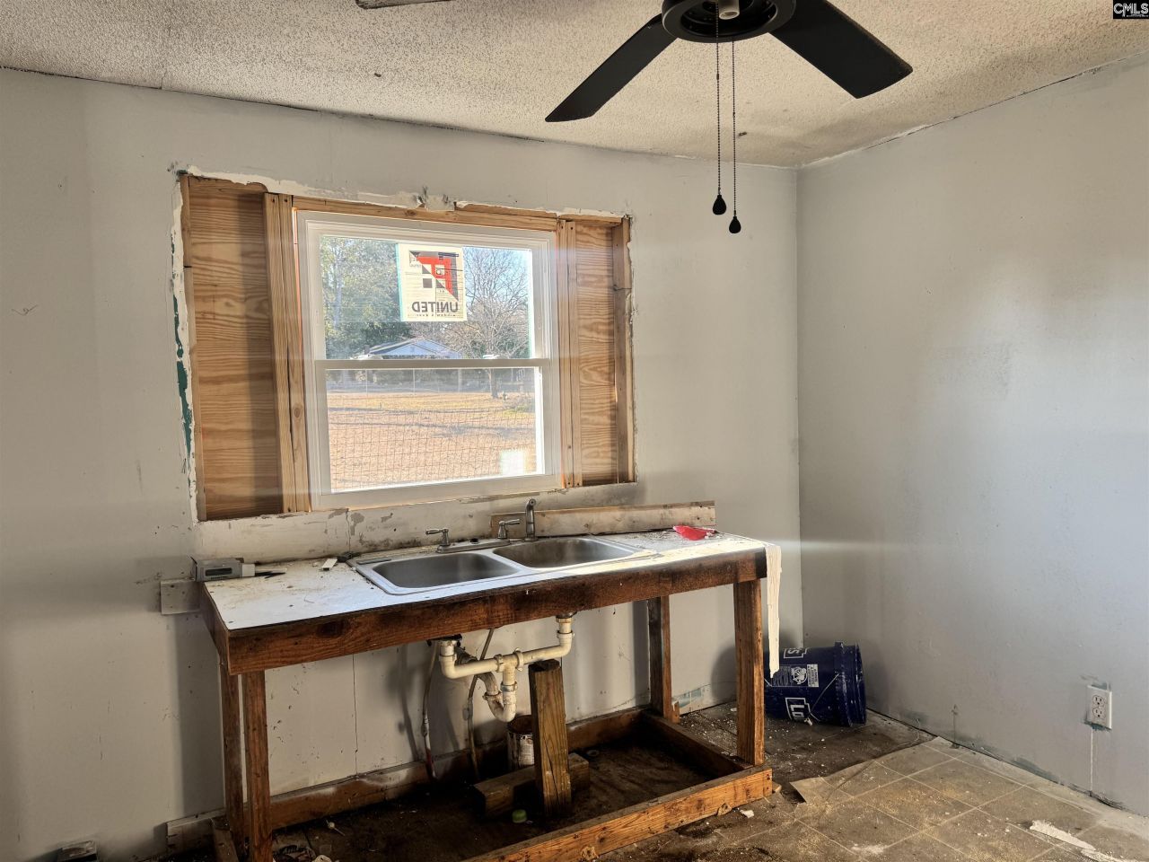 1988 Ott Street Photo 5