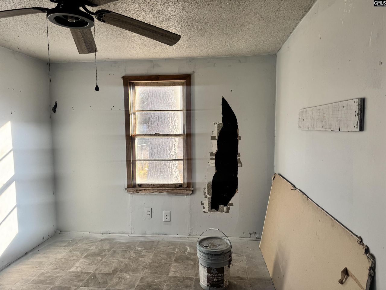 1988 Ott Street Photo 8