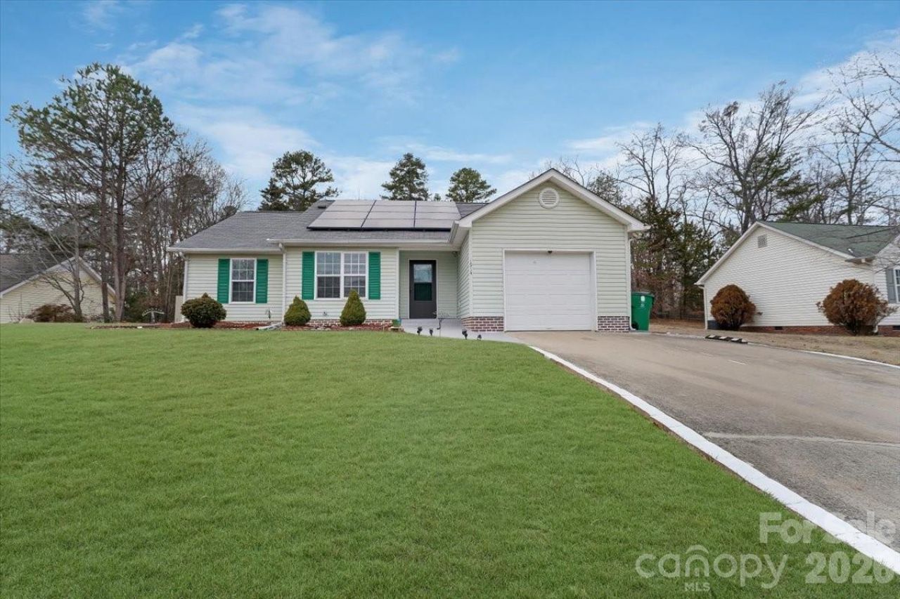 1914 Sloan Drive, Charlotte, NC 28208 Main Photo