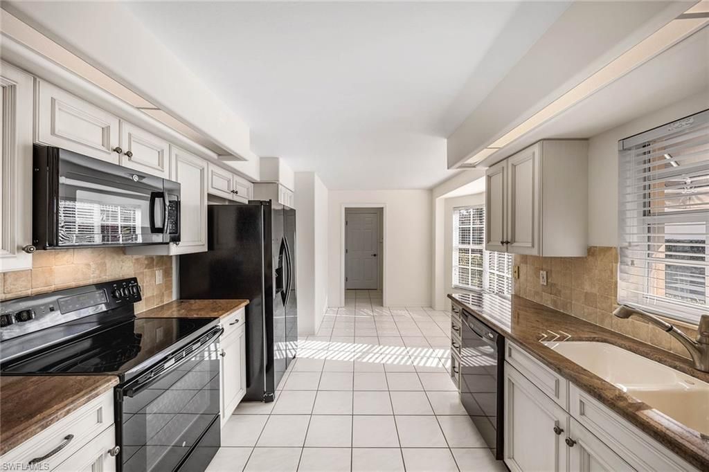 13090 Southampton Dr, Bonita Springs, FL 34135 Photo