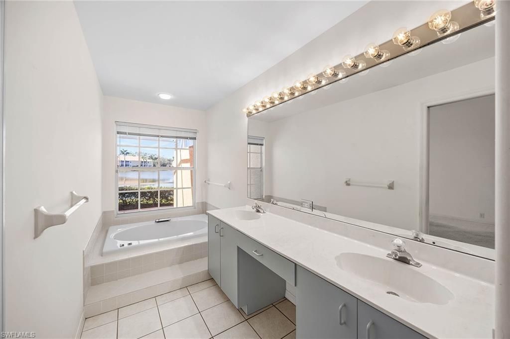 13090 Southampton Dr, Bonita Springs, FL 34135 Photo