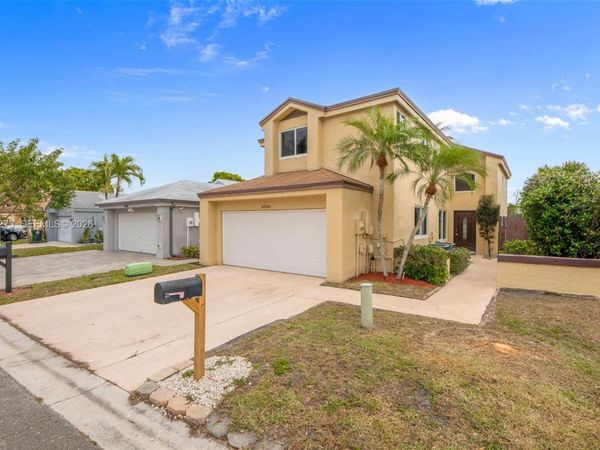 2050 NW 37th Ave, Coconut Creek, FL 33066