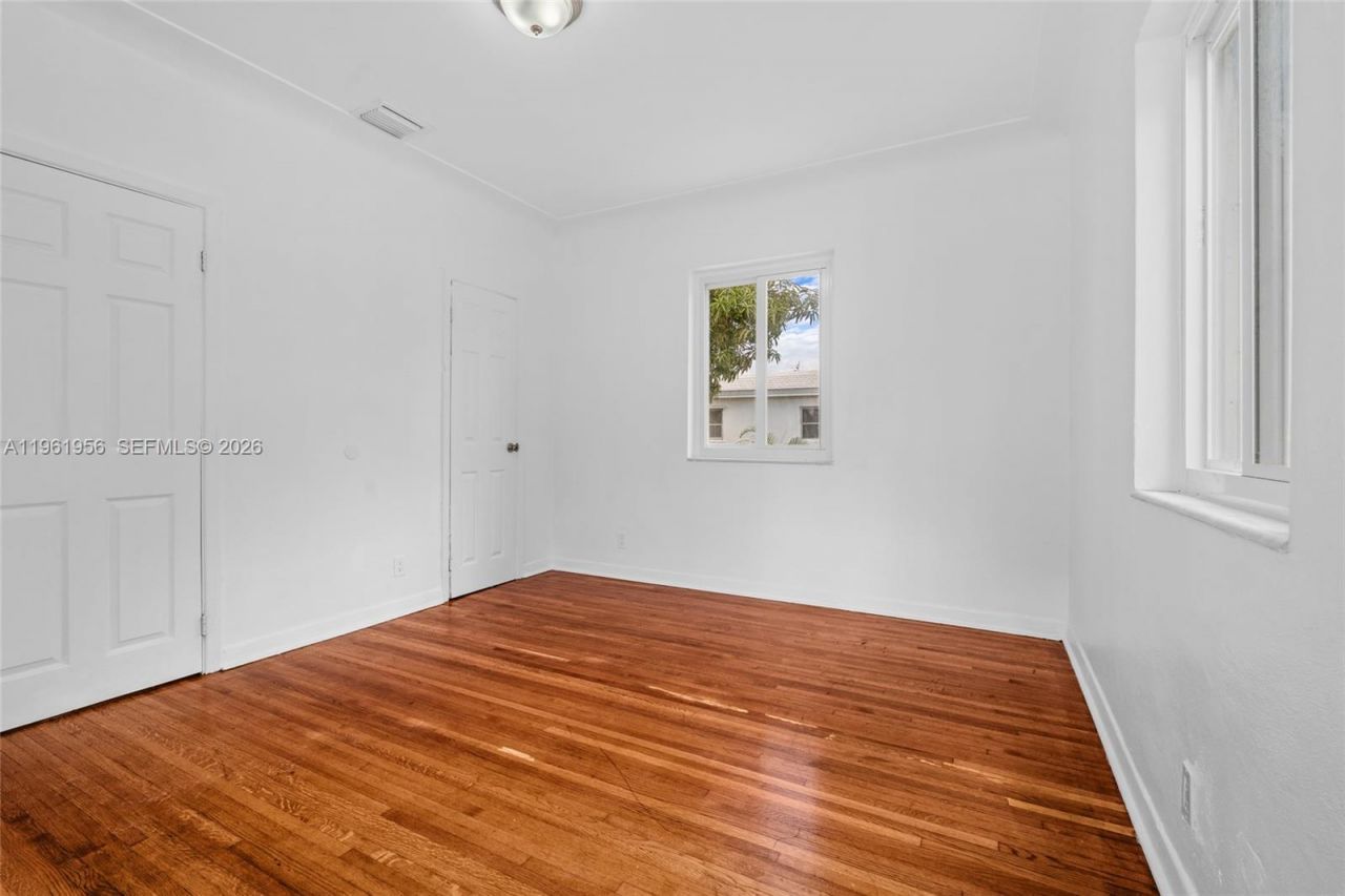 201 S Biscayne River Dr , Miami, FL 33169 Photo