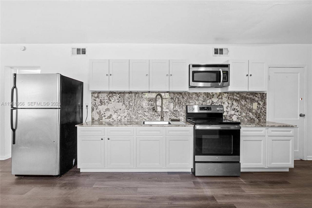 201 S Biscayne River Dr , Miami, FL 33169 Photo