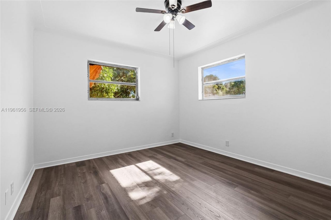 201 S Biscayne River Dr , Miami, FL 33169 Photo