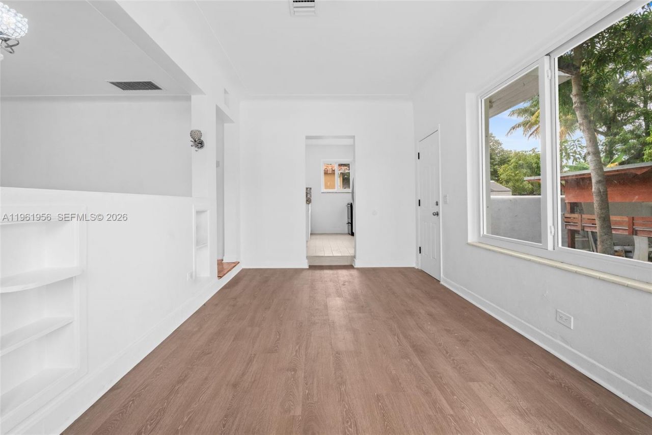 201 S Biscayne River Dr , Miami, FL 33169 Photo