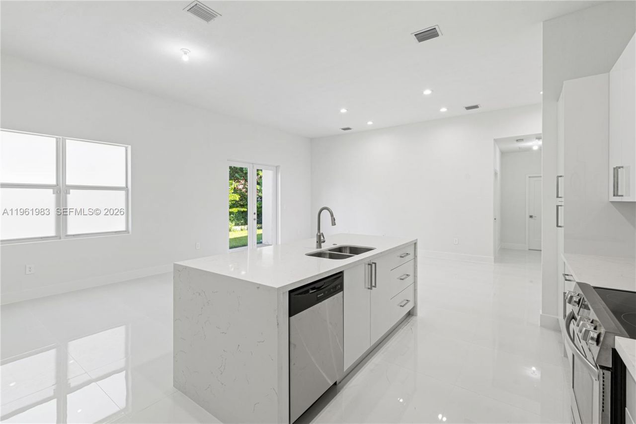 21326 Old Cutler Rd , Cutler Bay, FL 33189 Photo