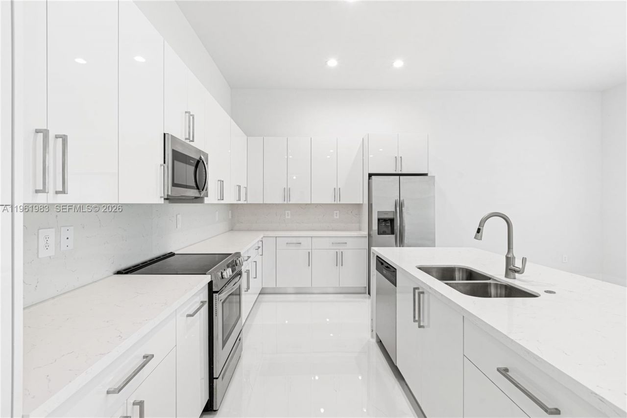 21326 Old Cutler Rd , Cutler Bay, FL 33189 Photo