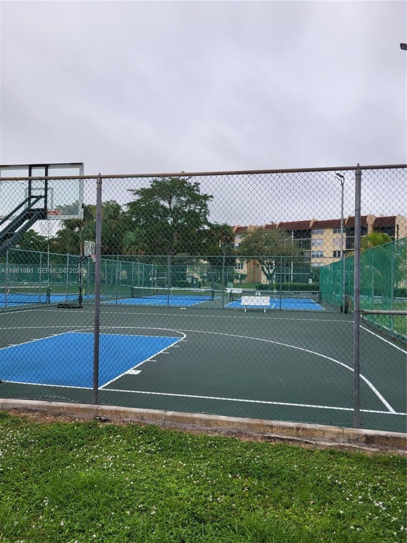 6901 Environ Blvd , Unit 5F, Lauderhill, FL 33319 Photo