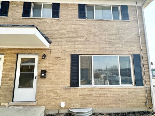 1721 E Roosevelt Road, Unit 1, Wheaton, IL 60187