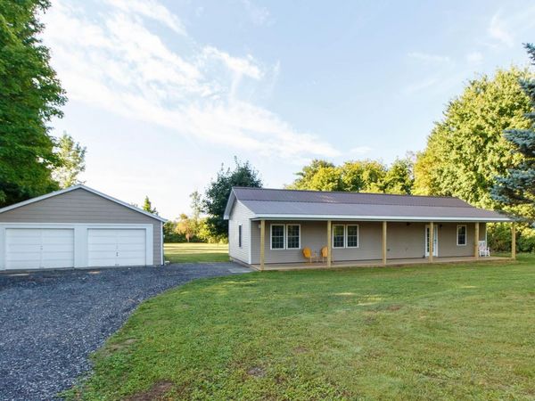 51 Pearl Street, Grand Isle, VT 05458