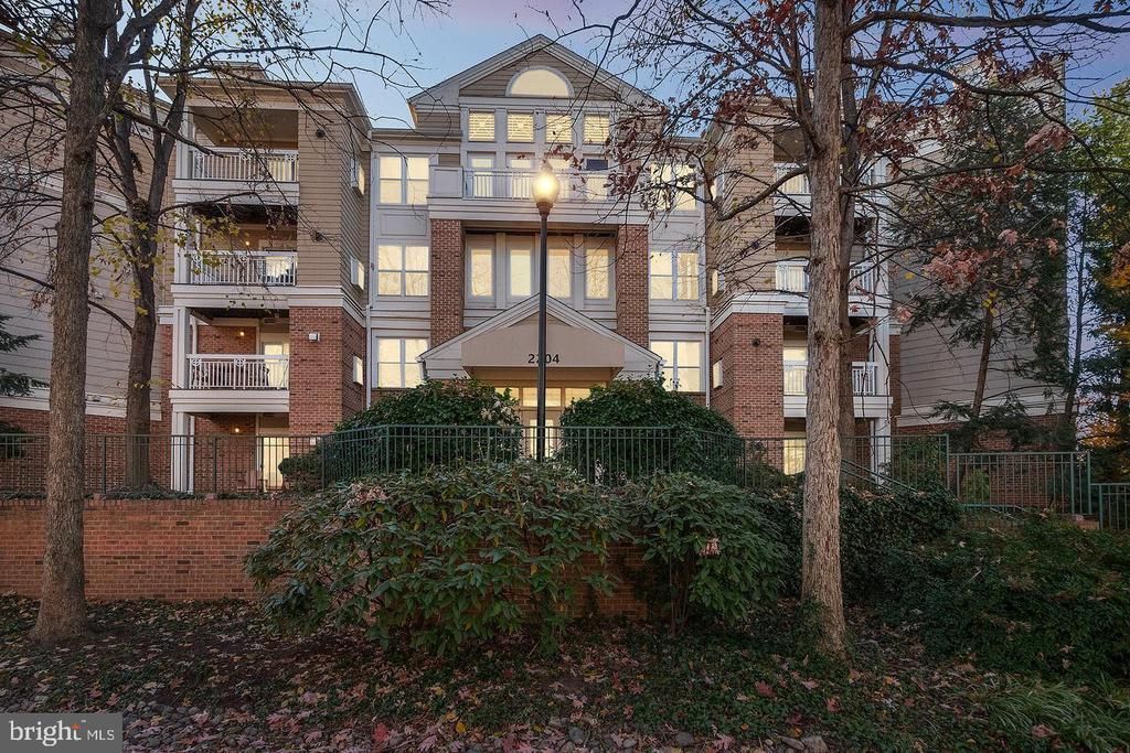 2204 Westcourt Lane, Unit 116, Herndon, VA 20170 Main Photo