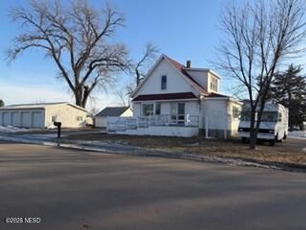 700 2ND STREET SE, Watertown, SD 57201