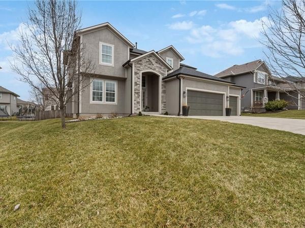 5129 Meadowlark Drive, Shawnee, KS 66226