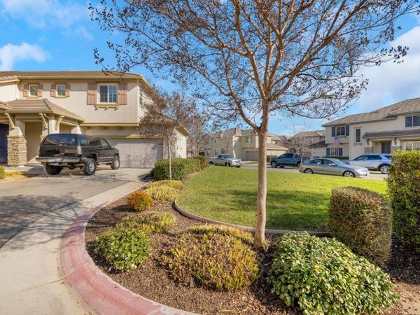 102 Pellegrino Ct, Lincoln, CA 95648