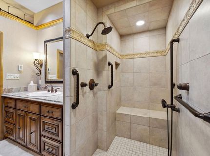 4201 Garden Hwy, Sacramento, CA 95834 Photo